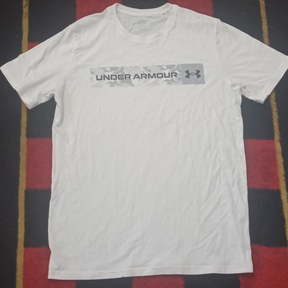 Under Armour Shirt (M)